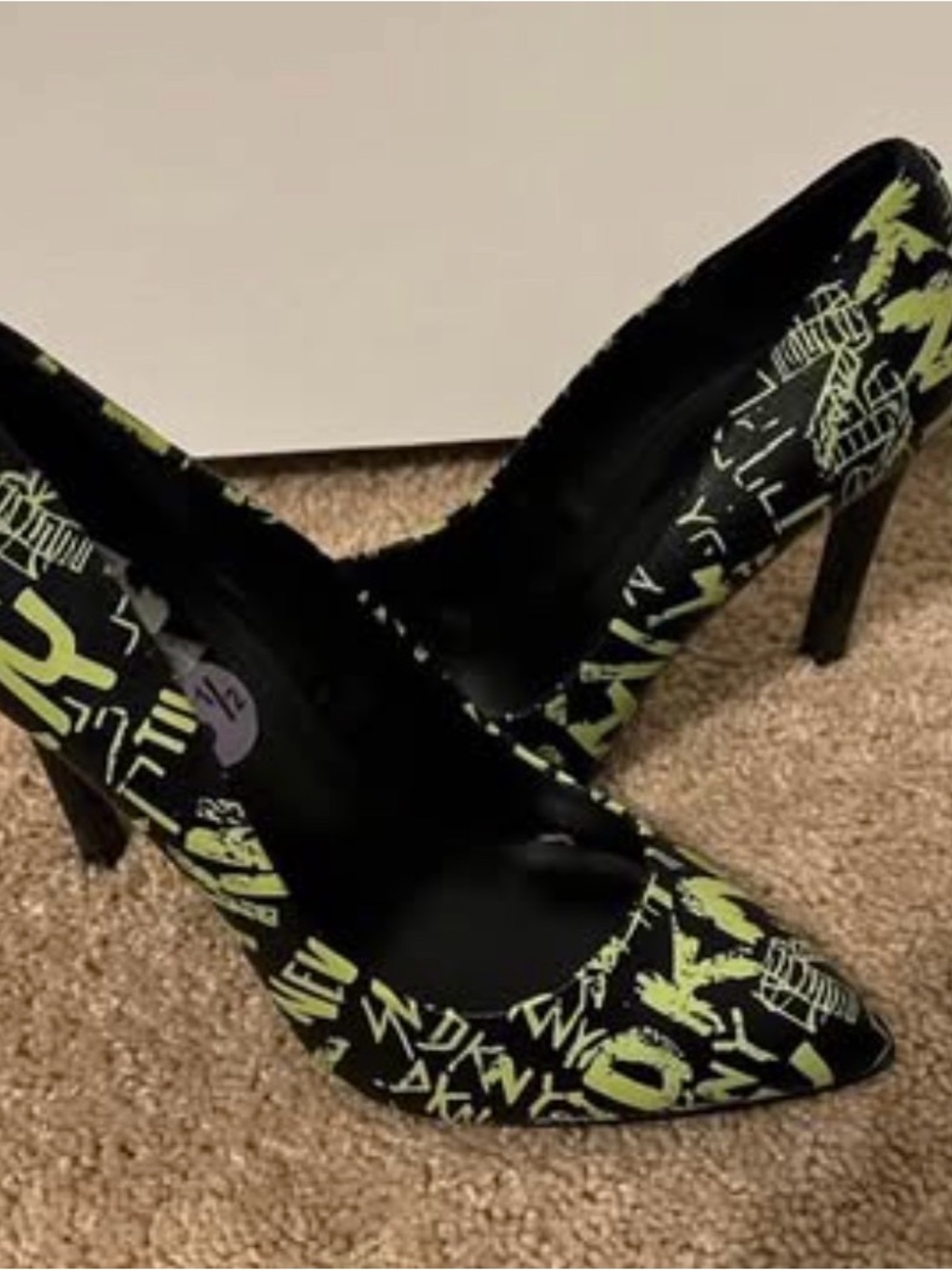 Women’s DKNY Black and Lime Graphic Pointed-Toe High Heels size 8.5 used